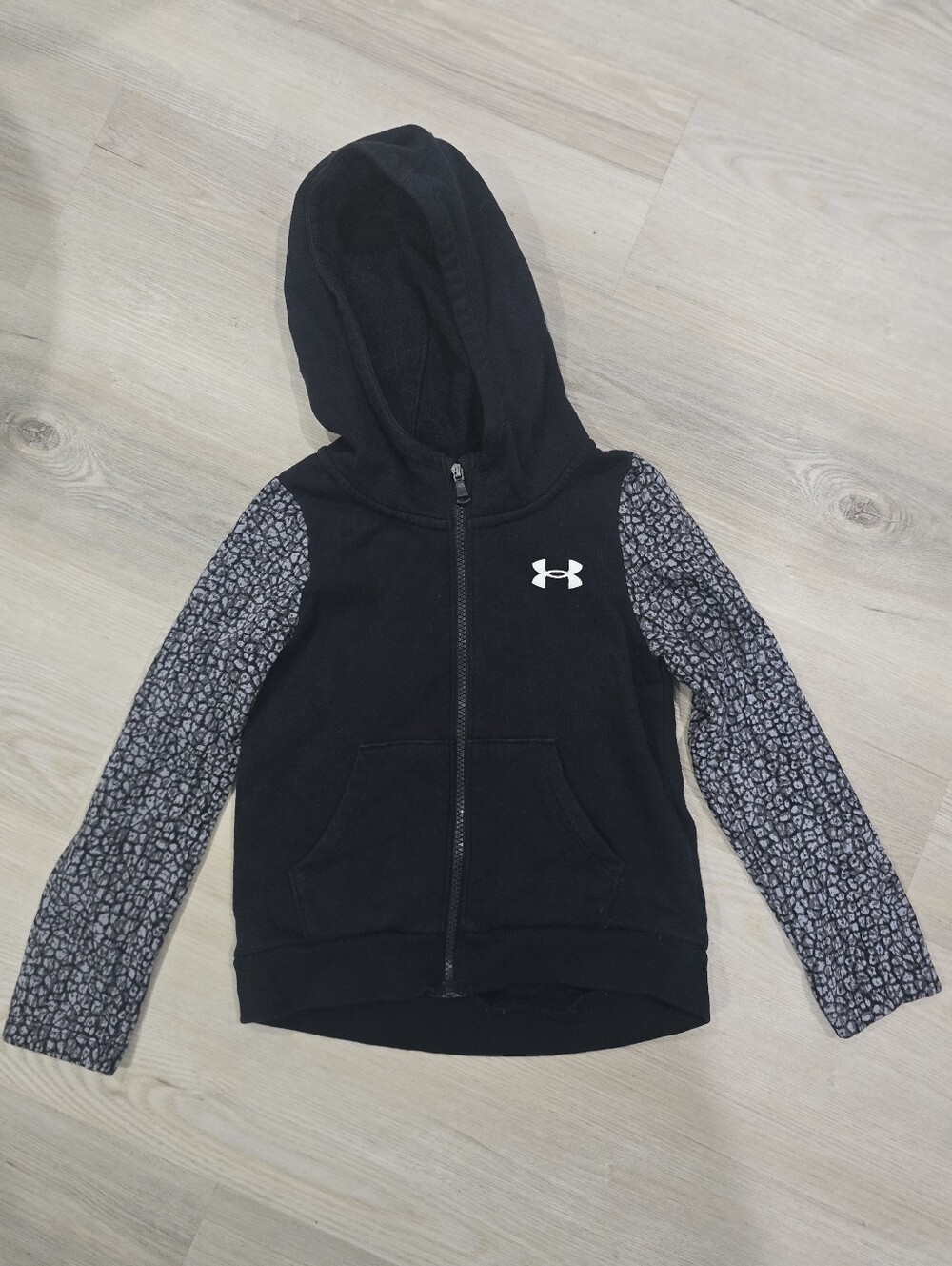 Under Armour Youth Girls Black Zip Hoodie with patterned Gray Sleeves Size XS